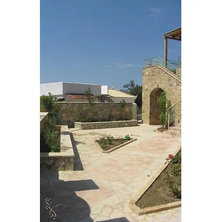 Holiday home Three-bedroom Holiday In Finikounda-messinias Grizokambos