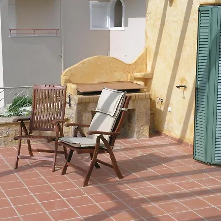 Three-bedroom Holiday In Finikounda-messinias *